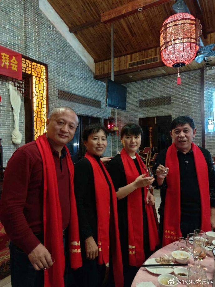 亲友吃饭3.jpg
